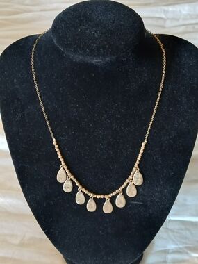 Gold Tone Vintage Style Minimalist Teardrop Charm Necklace